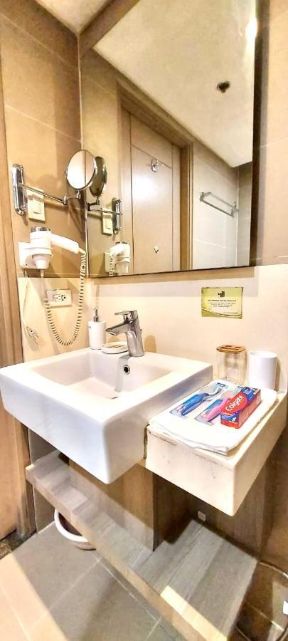מנילה Studio Unit Condo At Antel Serenity Suites Makati מראה חיצוני תמונה